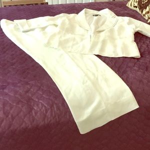 White linen pant suit